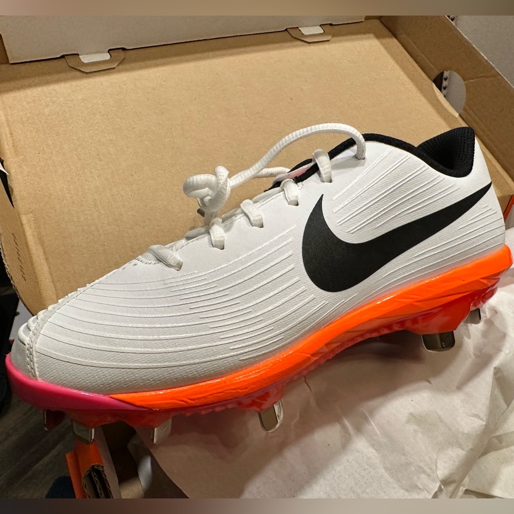 Nike Lunar Hyperdiamond Pro 3 softball metal cleats- brand new - have size 6.5/7